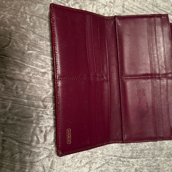 Coach Signature Wallet with Red Accents - Picture 9 of 9